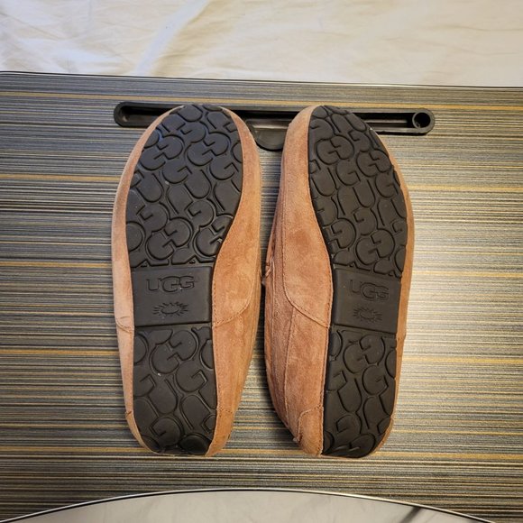 AUTHENTIC UGG SHEEPSKIN SUEDE SLIPPERS 11-WORN ONCE!! - Picture 3 of 8